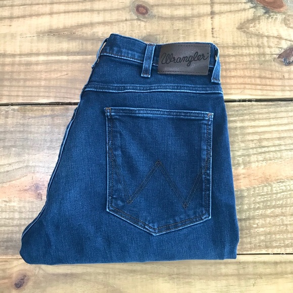 Wrangler Other - Wrangler Arizona stretch slim straight jeans